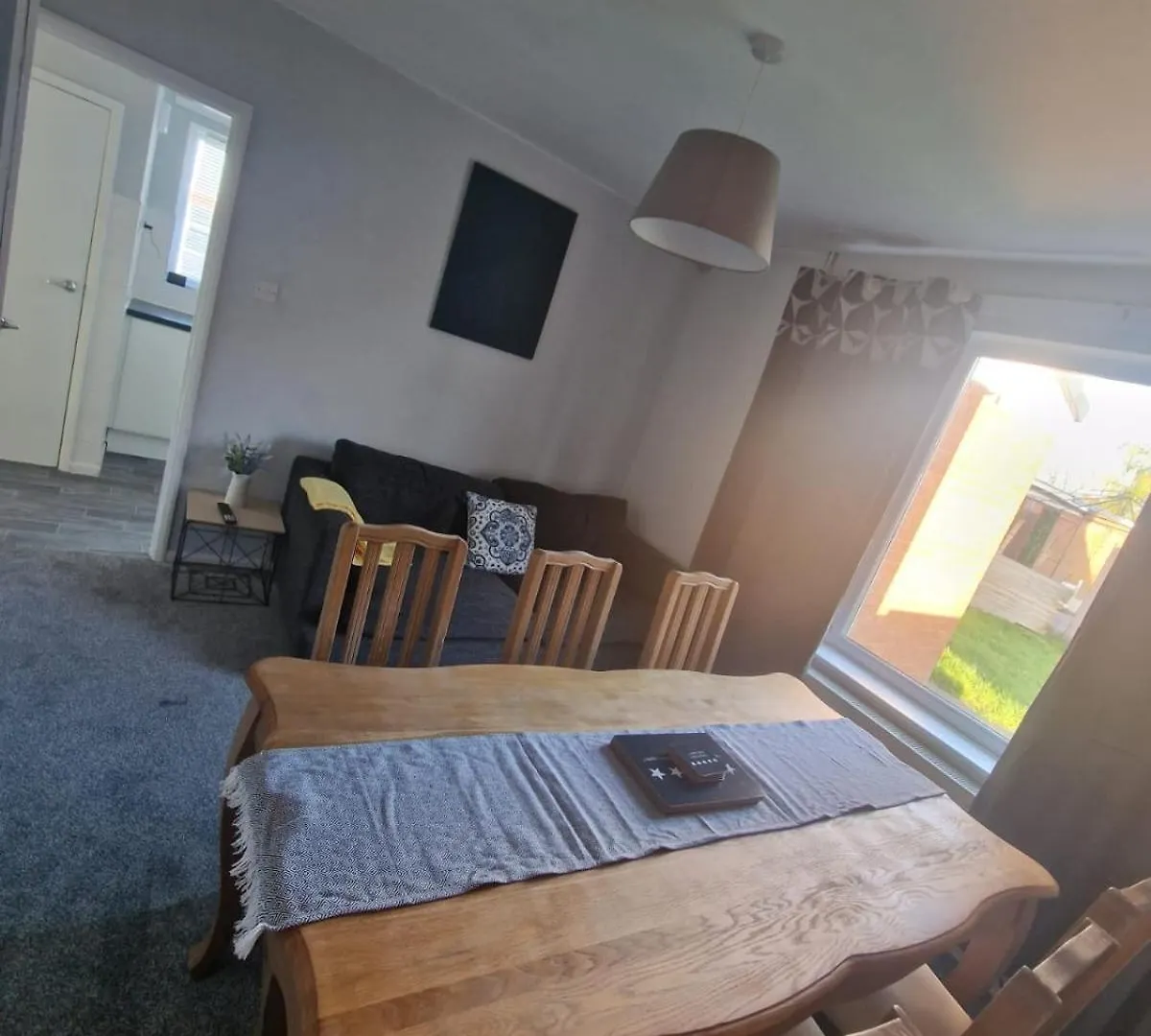 Holiday home 4Br Contractor Home In Blacon Saughall United Kingdom
