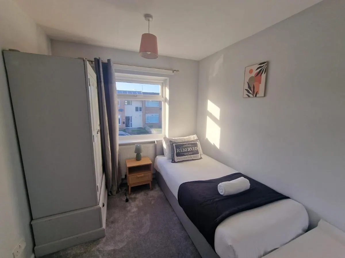 4Br Contractor Home In Blacon Saughall United Kingdom