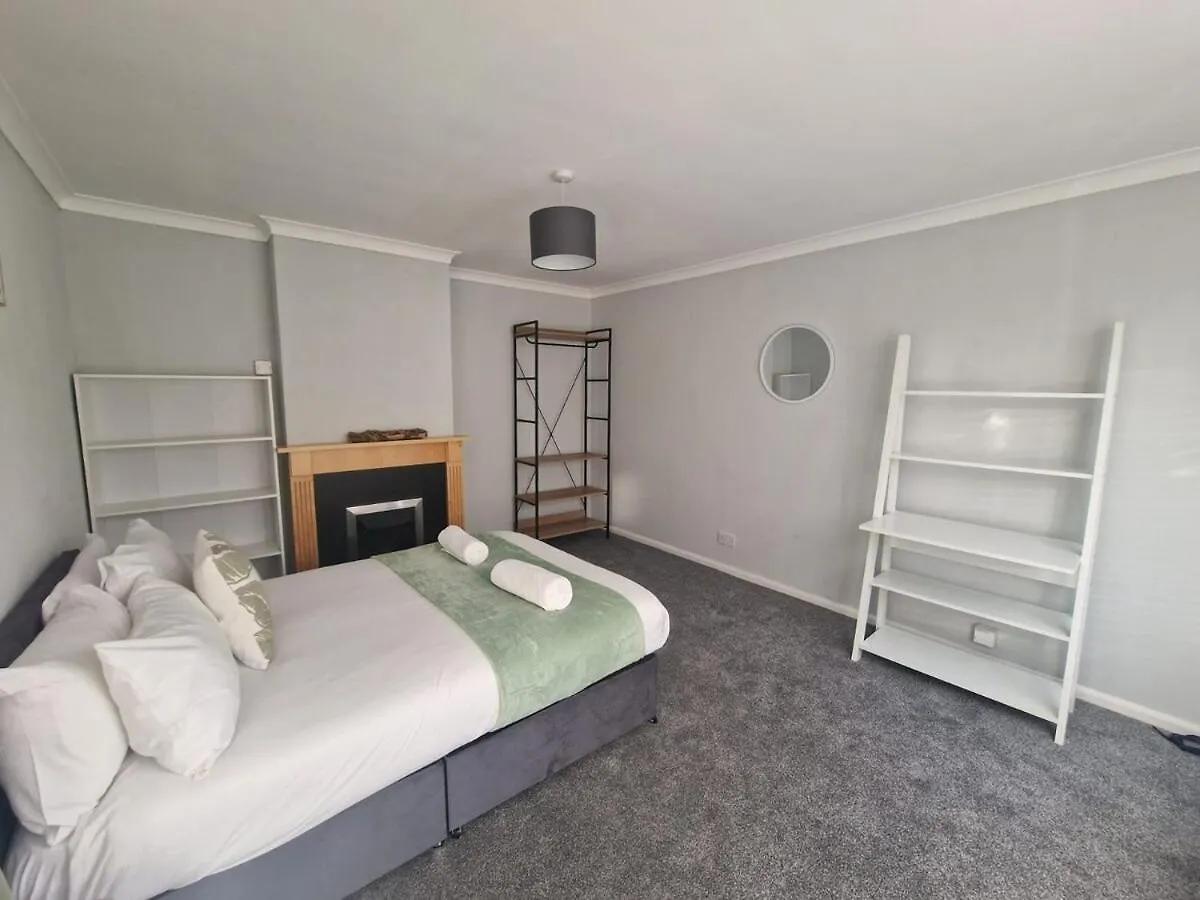 Nyaraló 4Br Contractor Home In Blacon Saughall