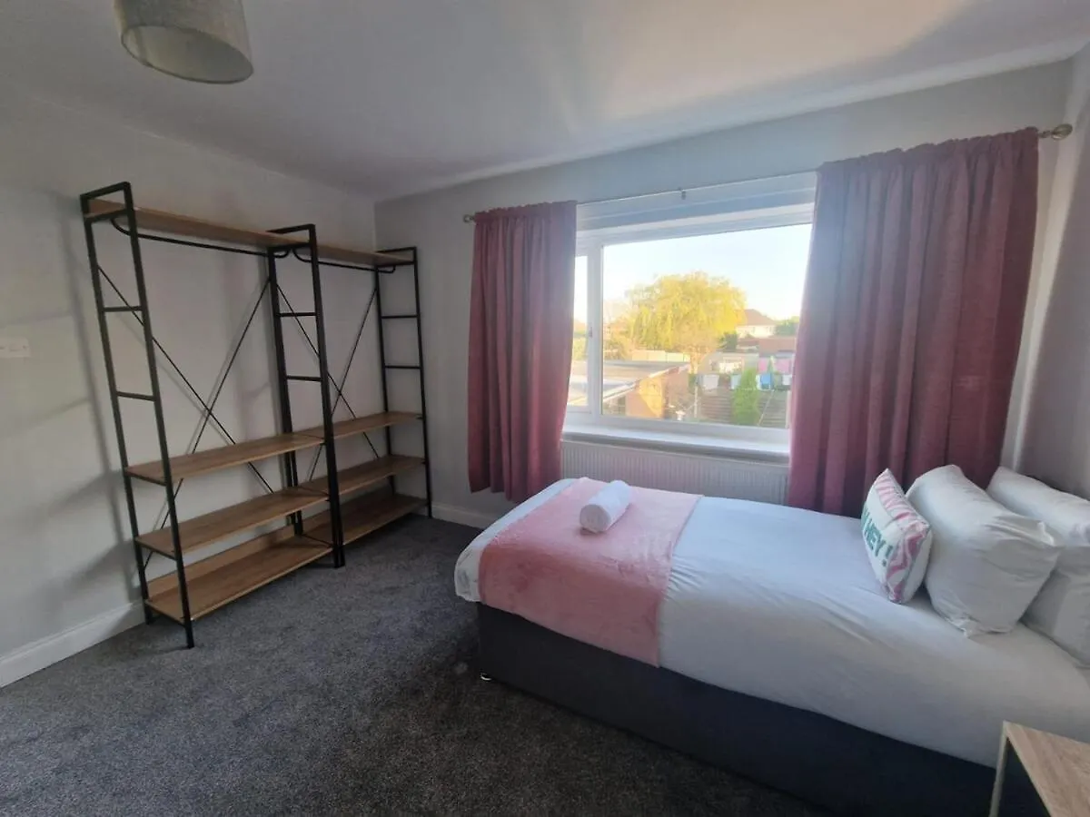 4Br Contractor Home In Blacon Saughall 0*,  Egyesült Királyság